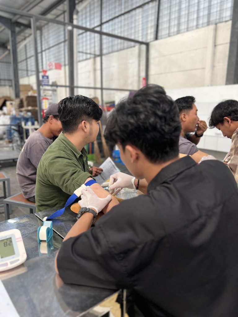B2B partnership klinik membantu menyiapkan tim, peralatan, sistem, dan operasional untuk menjalankan proyek MCU perusahaan tanpa membangun semua dari nol.